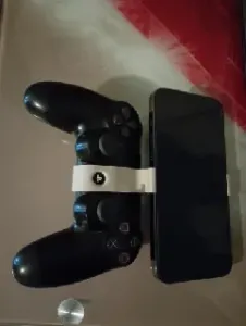 iPhone 13 Pro Max mount for PS4 Controller