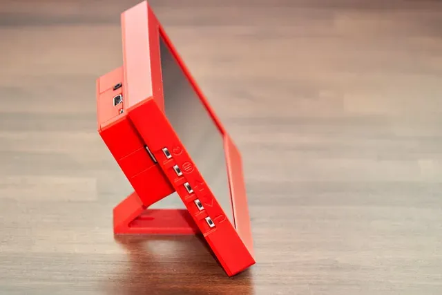 Desktop Pi3B/4B/5B mount for HDMI LCD — Image 5 of 18