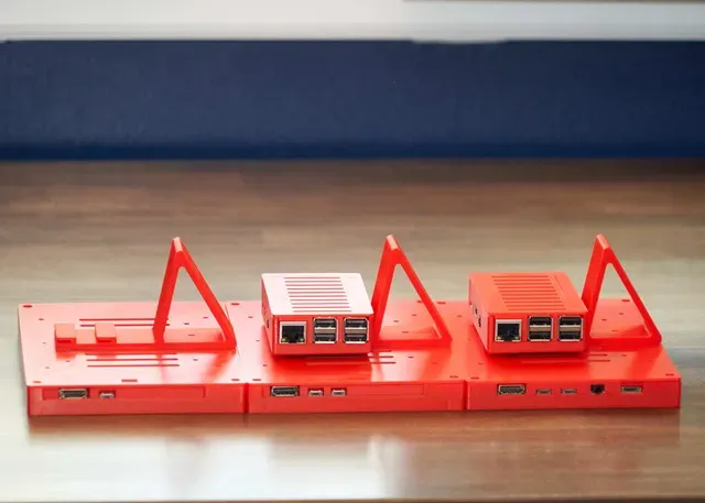 Desktop Pi3B/4B/5B mount for HDMI LCD — Image 7 of 18