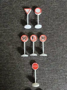 Traffic (road) signs