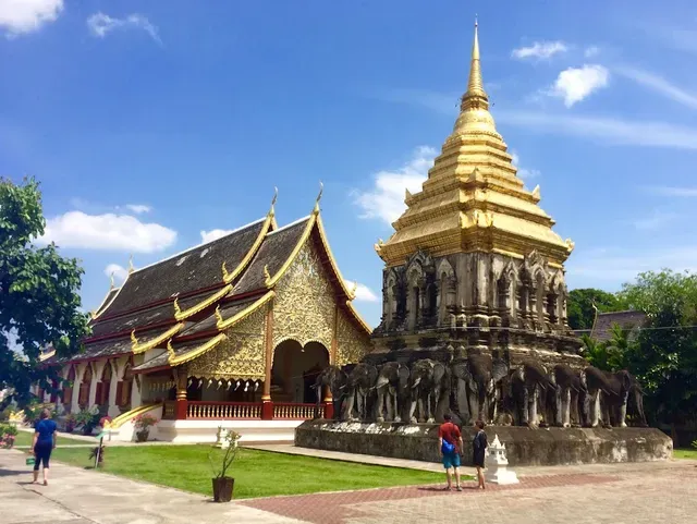 Wat Chiang Man (Elephant Chedi) - Chiang Mai, Thailand — Фото 13 из 14