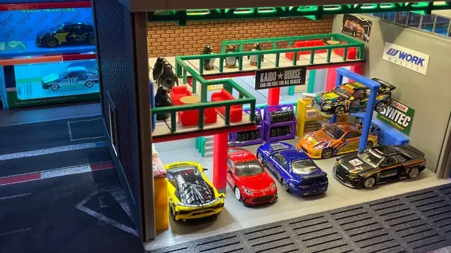 Fast & Furious Tokyo Drift Han's Garage (For Hot Wheels & 1/64 Scale Cars) — Image 2 of 21