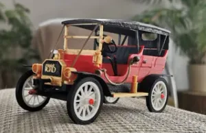 T Ford TT year 1927 scale 1:22 Designer Ed van der Heijden.