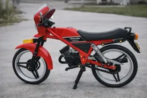Honda MB50 year 1981 scale 1:8 designer Ed van der Heijden.