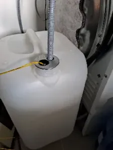 Clothes dryer canister - Odvod vody k sušičce prádla