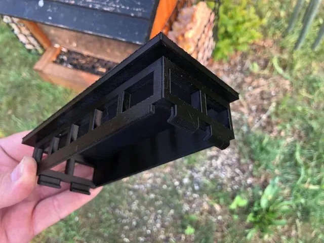 Suet Cage Bird Feeder Top Lid / Cover to prevent birds from getting trapped — Image 5 of 8