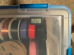 Digital hygrometer mount for Sterilite container filament dry boxes - Remix