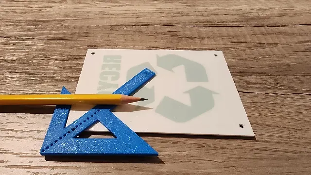 Tool for marking holes in corners (drill later)