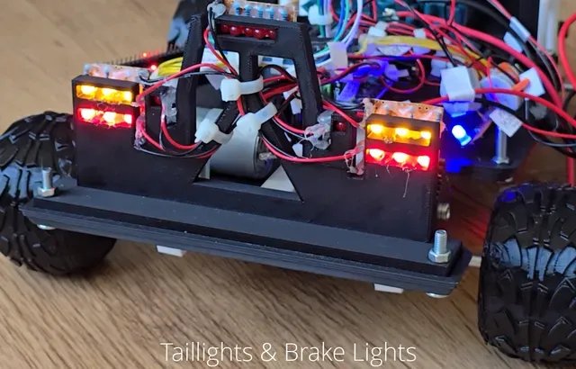 Fully working RC-car with Turn Signals & Brake Lights — Фото 4 из 27