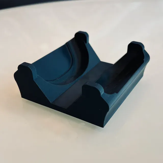 AirPod Max Holder with Integrated Magnets