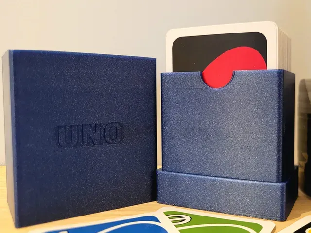 Smooth Uno card case/box