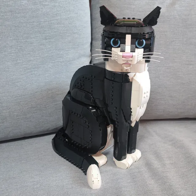 Whiskers for LEGO 21349 Tuxedo Cat / 21376 Orange Cat | The Purr-fect Accessory! — Image 5 of 5