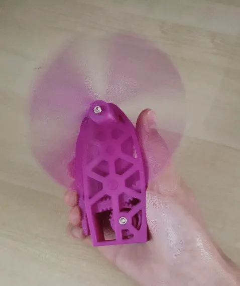 Ratcheting Squeeze Fan — Image 2 of 4