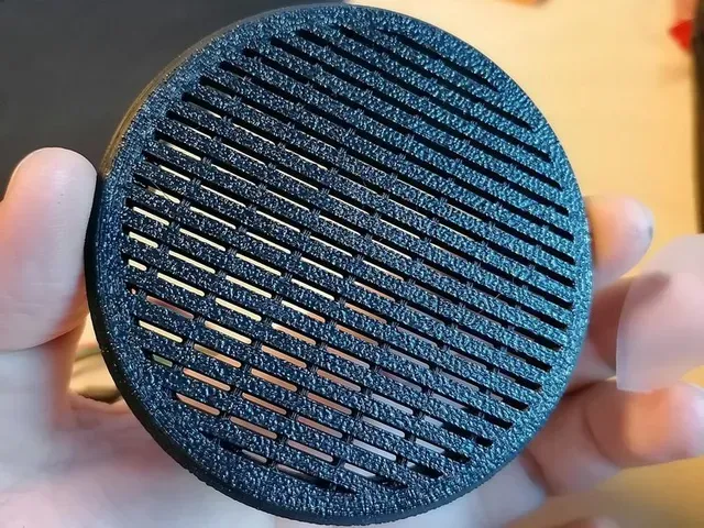 DIY Arcade Cabinet - Round speaker grill (8 cm / 12 mm wood)