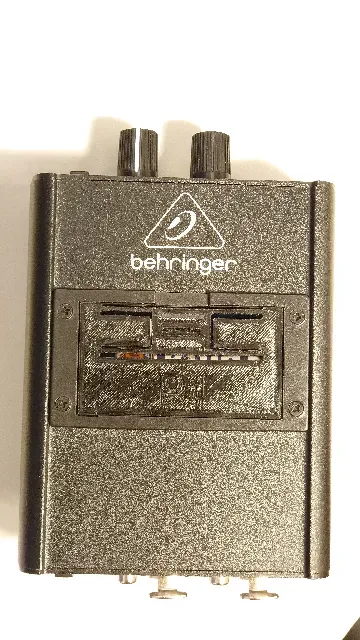 Behringer Powerplay P1 battery cover — Image 2 of 2