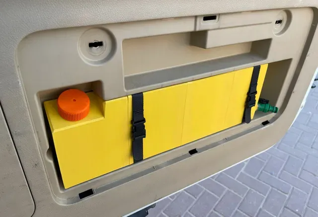 Toyota Prado Rear-Door Water Tank
