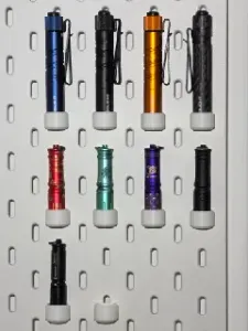 Olight i3t/i3e flashlight holder for IKEA Skadis pegboard - 16mm