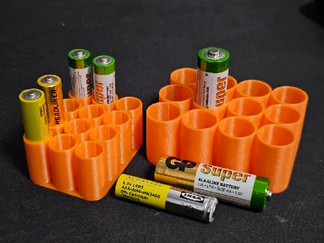 Parametric Battery Holder (Vase Mode, Fast Print) — Фото 2 из 4