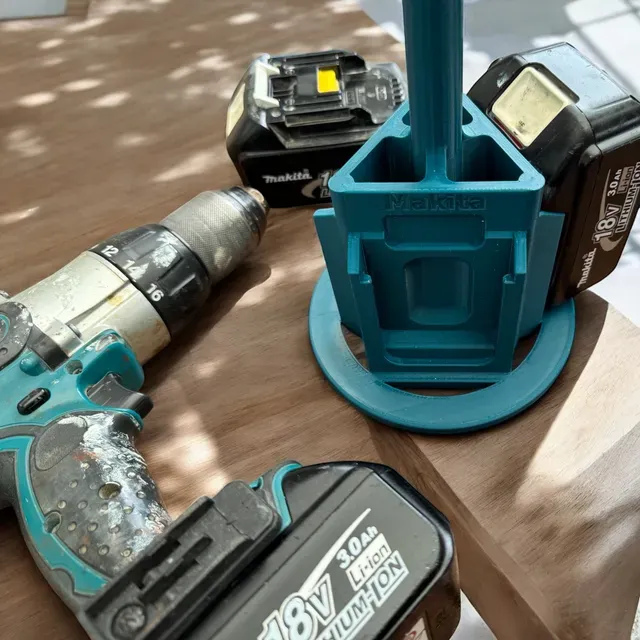 Makita Tripple Battery Holder — Фото 2 из 2