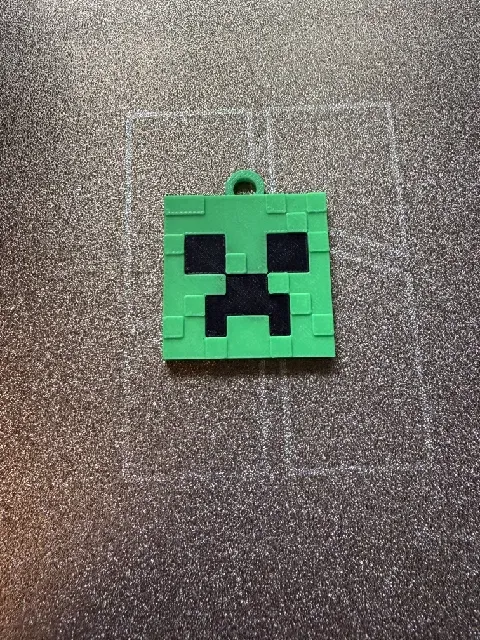 Minecraft-Inspired Creeper Keychain — Фото 2 из 6
