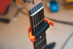 Ratcheting Guitar Capo - Looser Sleeve Design