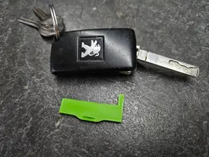 Car folding key retainer, Peugeot/Citroen