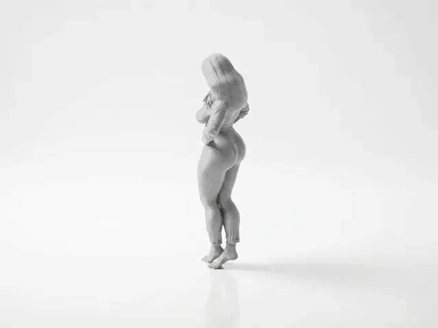 Curvy Woman Figurine Female Figure 3D Printable — Фото 5 из 5