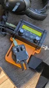 QRP Labs QMX / QCX-mini Kneeboard with Magnetic Paddle Pad