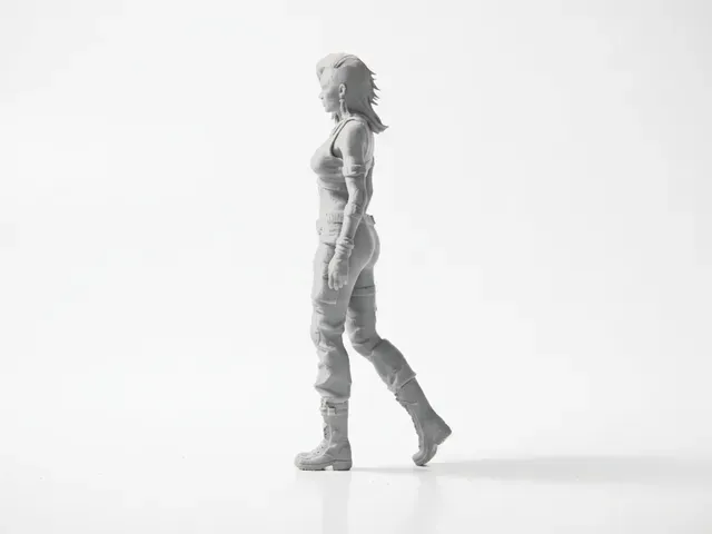 Female Figure Walking Statue 3D Printable — Фото 5 из 5