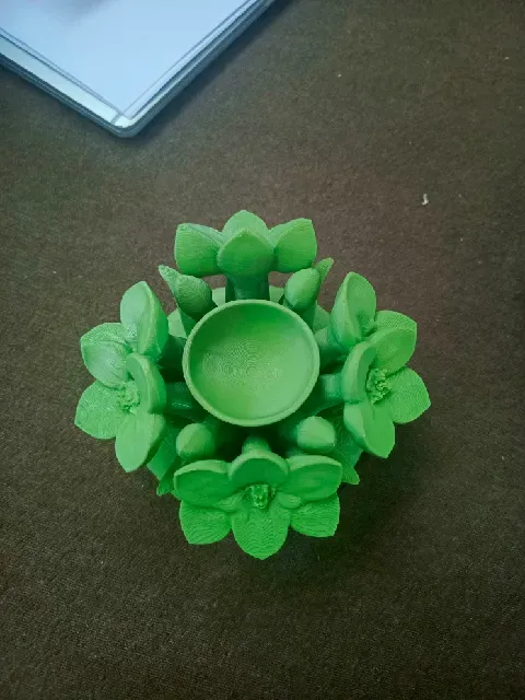 Easter Spring Egg Holder with Flowers/Velikonoční jarní stojánek na vajíčko s květinami — Фото 2 из 2