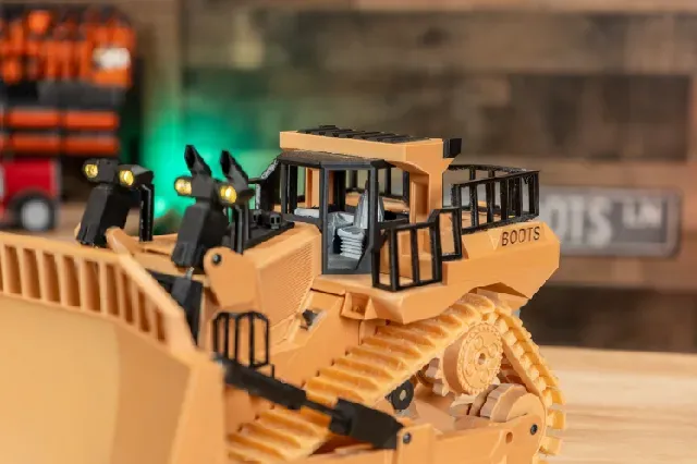 RC Dozer - DIY — Image 4 of 13