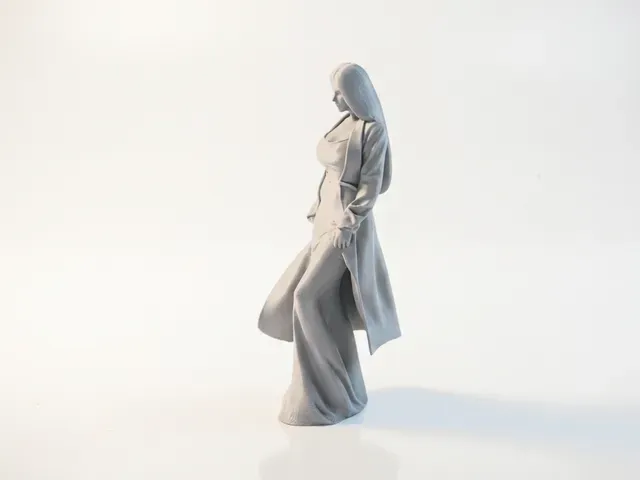 Elegant Lady Figurine Female Figure 3D Printable — Фото 2 из 5