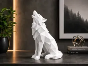 Low Poly Wolf – Geometric Wildlife Sculpture