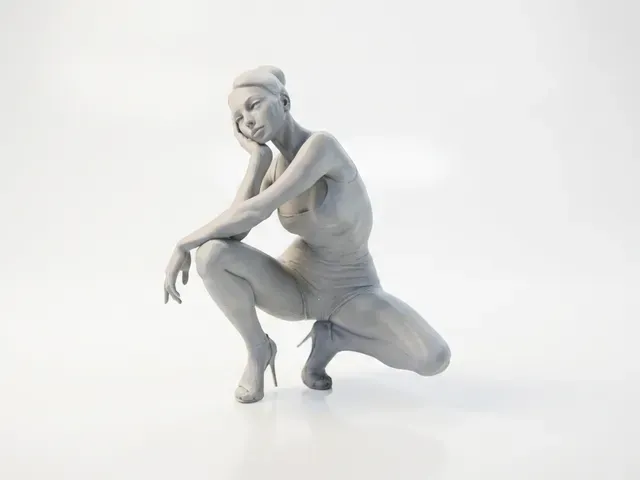 Elegant Female Figure Statue 3D Printable — Фото 2 из 5