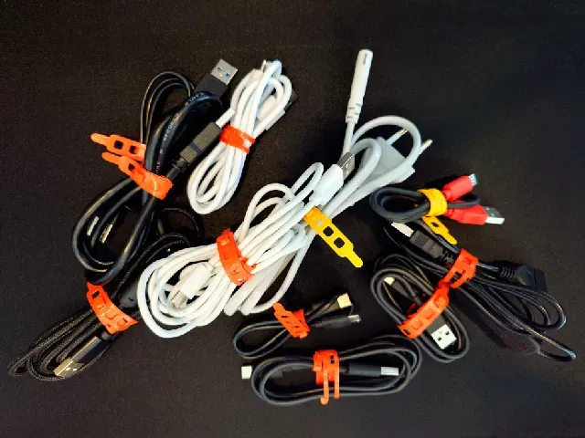 Stay-on Reusable Cable Tie in TPU. For USB, HDMI, DP, UTP and Power cables and more — Фото 7 из 8