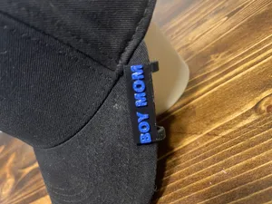 BOY MOM HAT CLIP. NO AMS