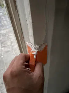 Outer corner trowel, fast, cheap and sturdy