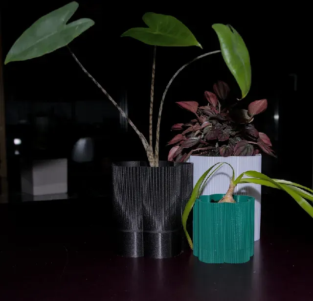 "Florio" - Self watering Flower Pot Planter, drain, no supports, parametric, multiple sizes