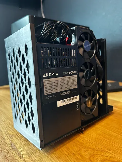 3.73L Mini ITX SFF PC Case with Carry Handle (Stak 3.7 Carry) — Фото 4 из 6