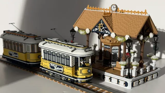 The Tram & Tram Stop (LEGO Motor Compatible) — Фото 25 из 27