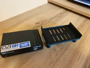 Stojan pod Set-top box
