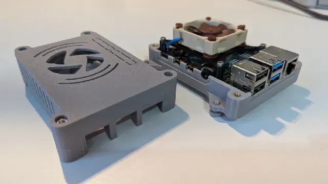 Raspberry Pi 4 case, VESA mount, internal fan — Фото 6 из 6