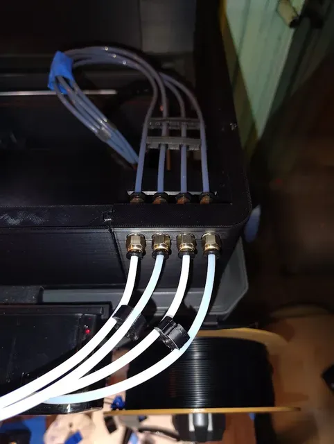 Rear right corner w/ added inner PTFE tubes shelf (to keep the inner 4 x PTFE tubes straight and level at connectors exit, to avoid jams there) for CC1 Canvas Relocation & Riser project (replaces "AEE_45_Deg_Corner_RR_PTFE" no LED part in origin project) — Фото 18 из 34