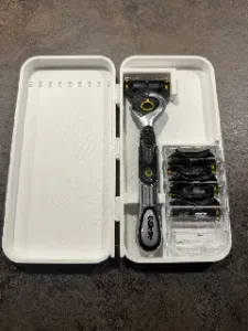 Gillette Fusion POWER Razor Travel Case with Blade Cartridge Storage
