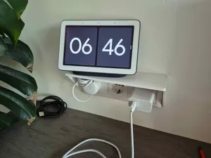SocketShelf – Clip-On Shelf for EU Wall Sockets