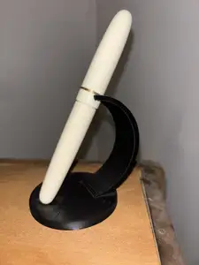 Stylish Pen Holder / Fountain Pen Stand C-shaped