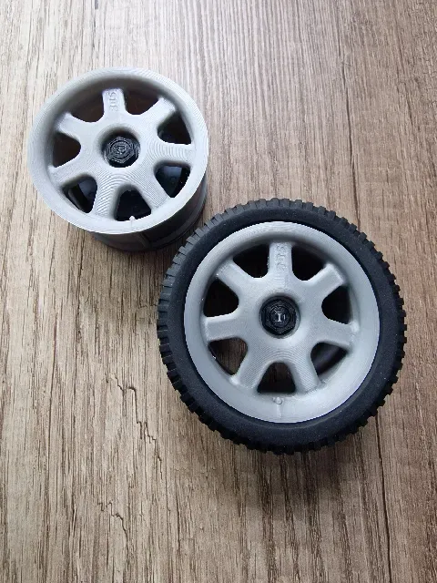 Lego technic Bugatti EB110 wheel V2 — Image 3 of 11