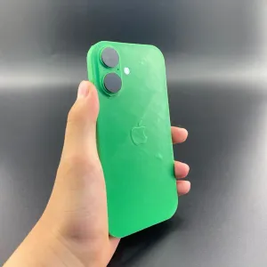 Apple iPhone 16