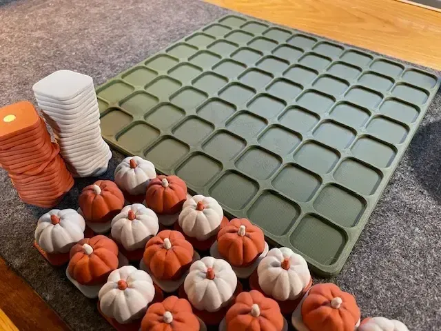 Magnetic Pumpkin Checkers — Image 2 of 8