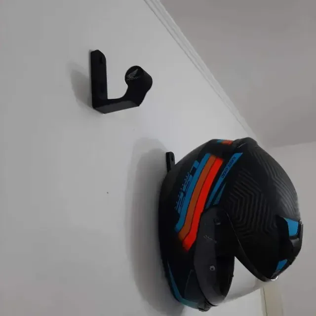 Helmet holder